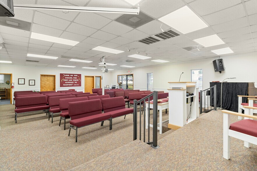 More Photos Of 614 E Jefferson St, Brooksville Office For Sale