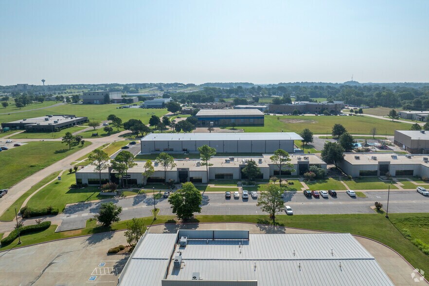 More Photos Of 1914 W Reno St, Broken Arrow Research And Development For Lease