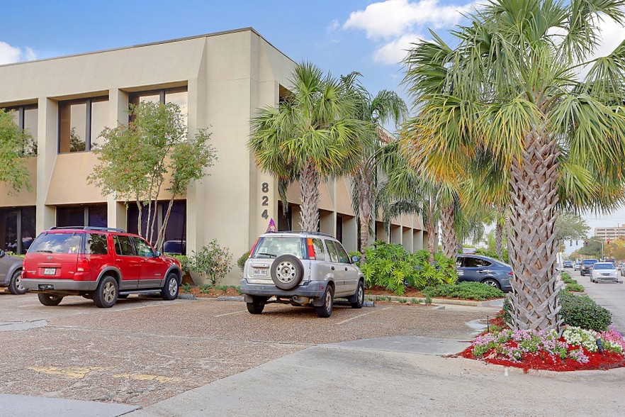 More Photos Of 824 Elmwood Park Blvd, Harahan Medical For Lease