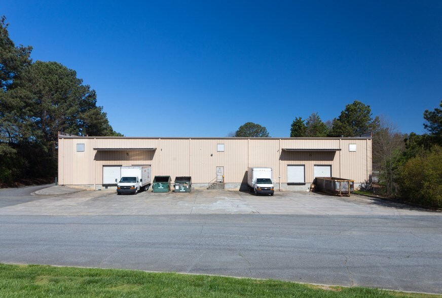 More Photos Of 3595 McCall Pl, Atlanta Distribution For Sale