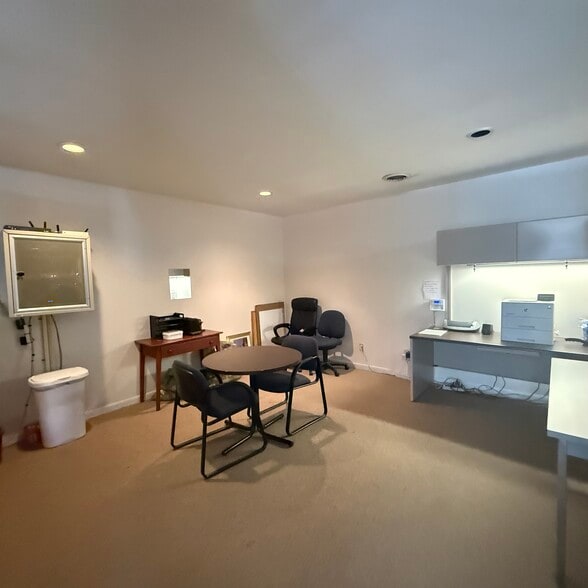 More Photos Of 3985 Oneida St, New Hartford Office For Lease