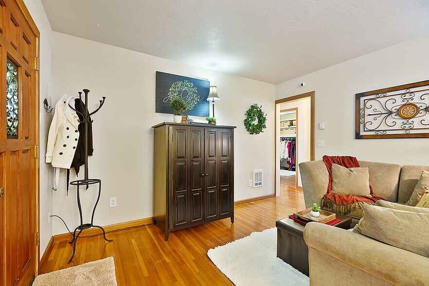 More Photos Of 101 N Evergreen Rd, Spokane Office For Lease