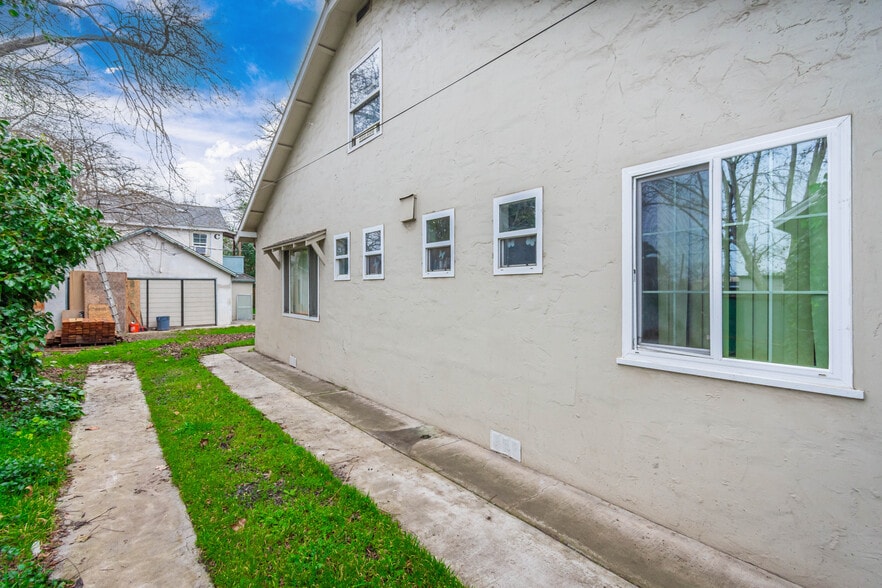 More Photos Of 1535 Arcade Blvd, Sacramento Multifamily For Sale