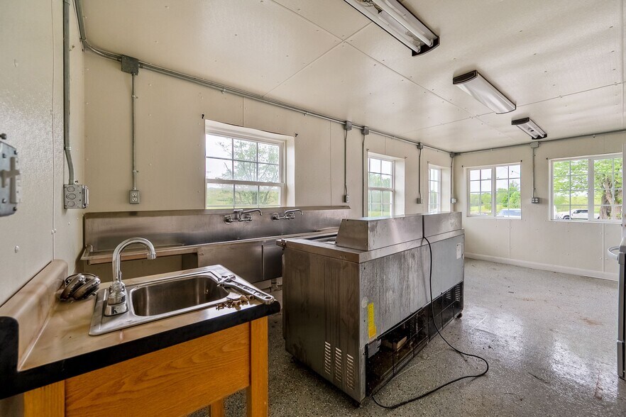 More Photos Of 4241 Lee Hwy, Pulaski Lodge Meeting Hall For Sale