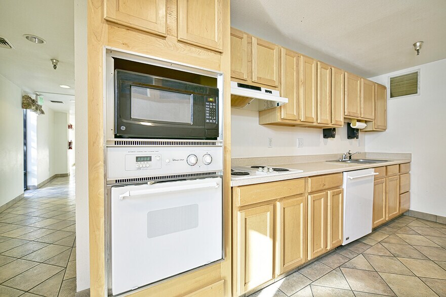 More Photos Of 1744 Forrest Way, Carson City Manufacturing For Sale