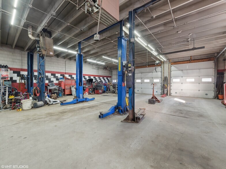 More Photos Of 1634 E Oakton St, Des Plaines Auto Repair For Sale