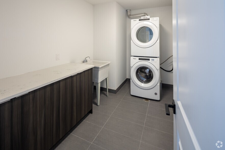 More Photos Of 66 Weber St E, Kitchener Apartments For Lease