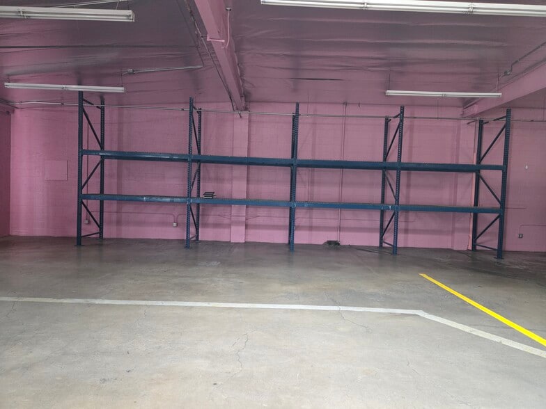 More Photos Of 2205 N Hollywood Way, Burbank Service For Lease