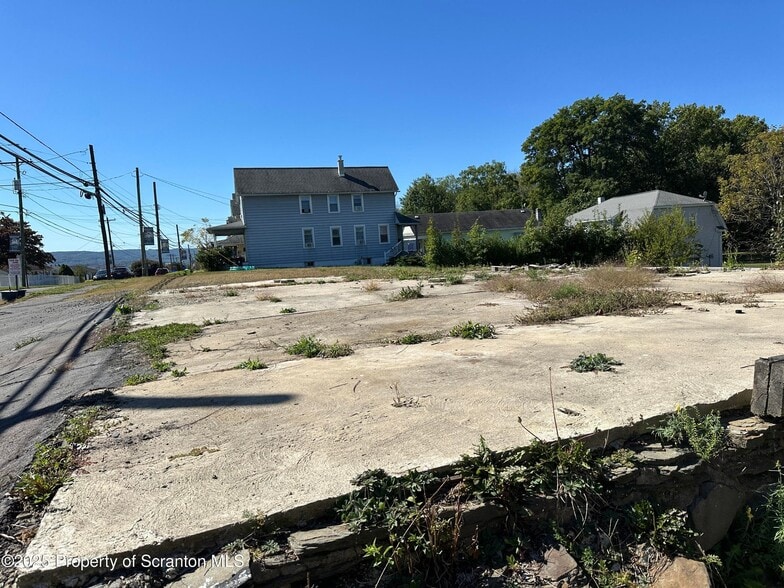 More Photos Of 433-439 Main Rd, Hanover Township General Retail For Sale