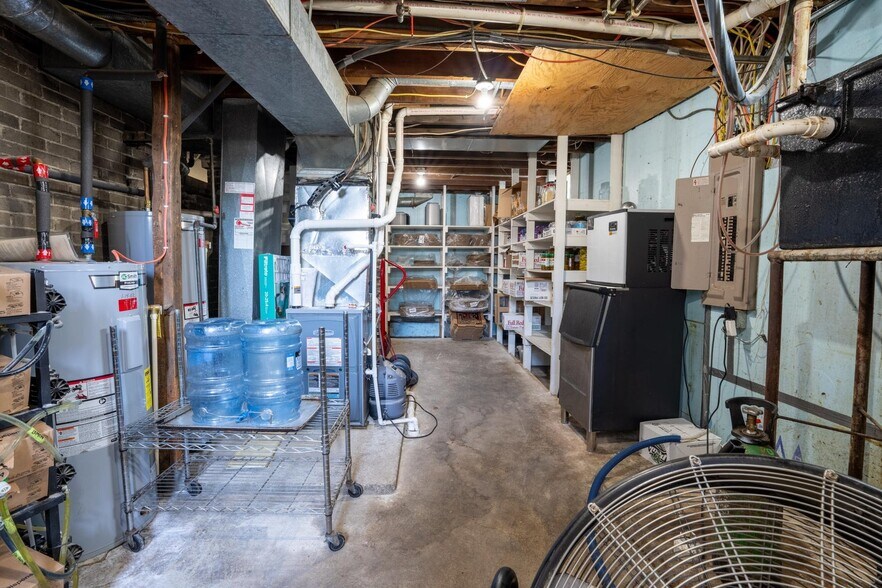 More Photos Of 507 W Wisconsin St, Sparta Flex For Sale