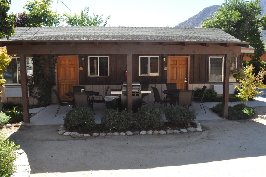 More Photos Of 16123 Sierra Way, Kernville Hotel For Sale