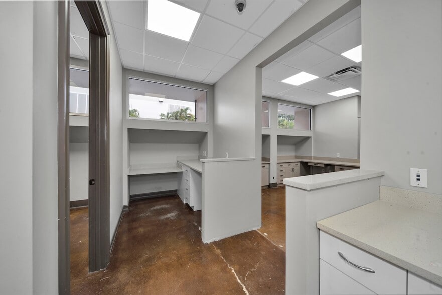 More Photos Of 6061 NE 14th Ave, Fort Lauderdale Medical For Lease