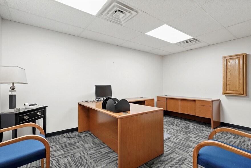 More Photos Of 1015 W Ithica St, Broken Arrow Office For Sale