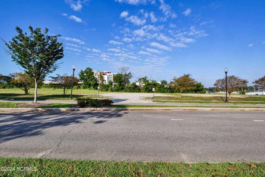 More Photos Of 615 N Front St, Wilmington Storefront Retail Office For Sale