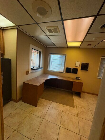 More Photos Of 4501-4503 W Lake St, Melrose Park Freestanding For Lease