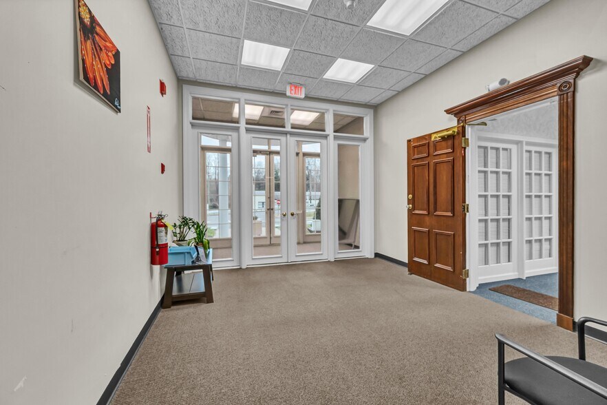 More Photos Of 11 Mile Hill Rd, Newtown Office For Sale