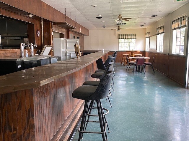 More Photos Of 630 Lowe St, Buchanan Restaurant For Sale