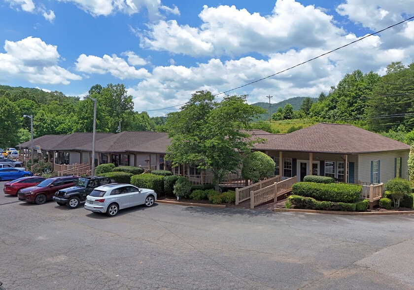 More Photos Of 3196 Highway 515 E, Blairsville Storefront For Lease