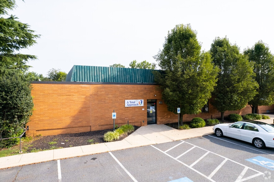 More Photos Of 9 LaCrue Ave, Concordville Office For Lease