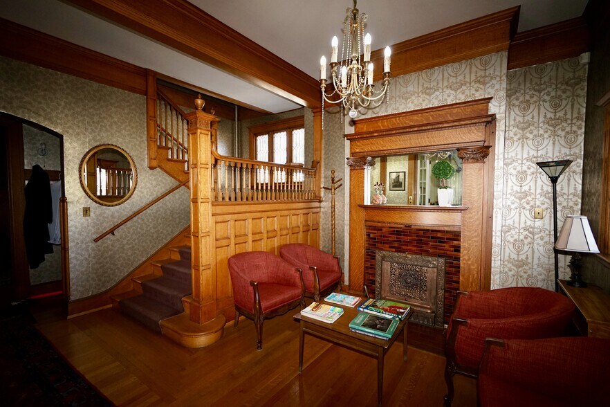 More Photos Of 314 N 2nd St, Yakima Office For Sale
