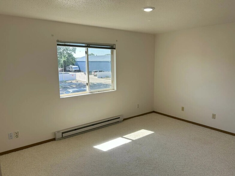 More Photos Of 411-415 S Henry St, Pierre Apartments For Sale
