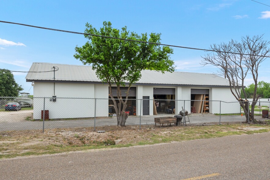 Primary Photo Of 5056 Mile 8 Rd, Edinburg Showroom For Sale