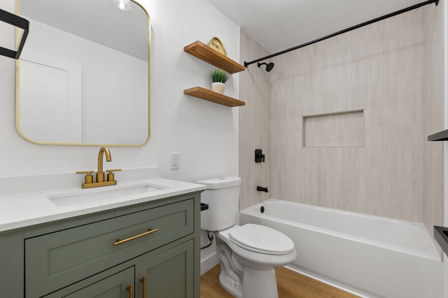 More Photos Of 2715 A St, San Diego Apartments For Sale