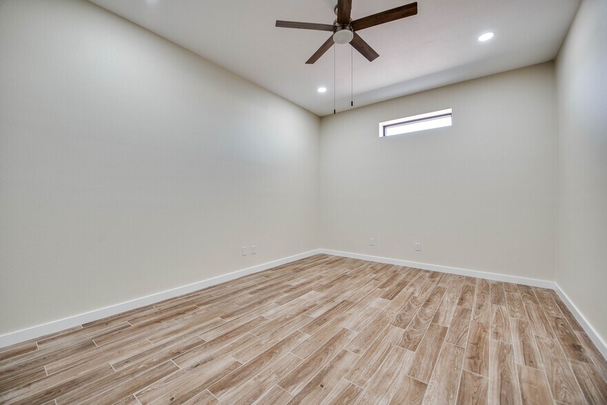 More Photos Of 1712 FM 1788, Midland Warehouse For Lease