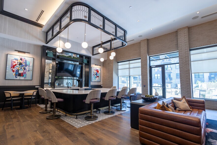 More Photos Of 2533 Woodburn Ave, Cincinnati Apartments For Lease