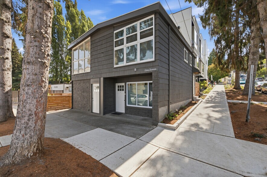 Primary Photo Of 1 W Dravus St, Seattle Apartments For Sale