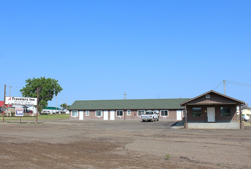 Primary Photo Of 102 B Dr, Circle Hotel For Sale