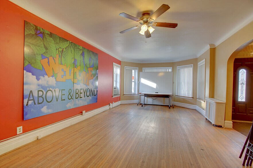 More Photos Of 1321-1323 S Austin Blvd, Cicero Religious Facility For Sale