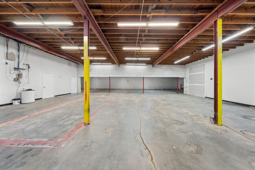 More Photos Of 815 Woodland Ave, Sanford Industrial For Sale