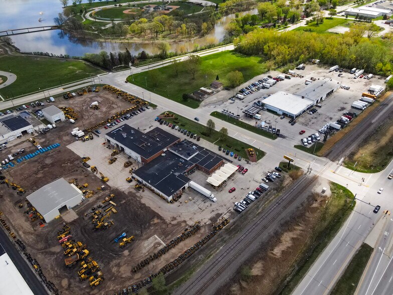 More Photos Of 600 Hansen Rd, Green Bay Service For Sale