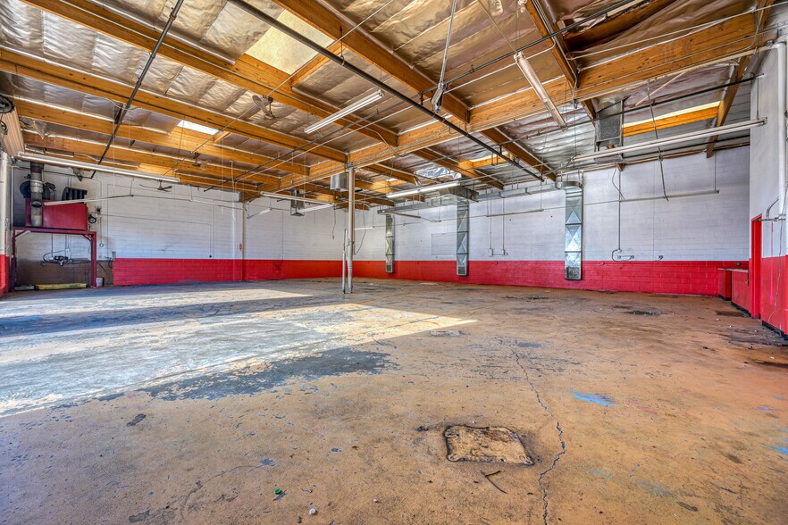More Photos Of 4185 W Tompkins Ave, Las Vegas Auto Repair For Sale