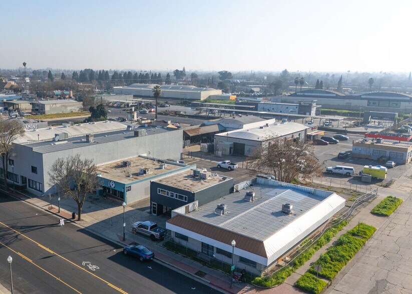 More Photos Of 942-946 W Main St, Merced Storefront For Sale