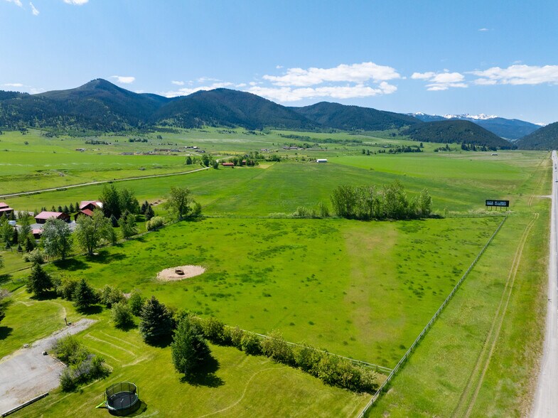 More Photos Of 70 Williams Rd E, Gallatin Gateway Flex For Sale