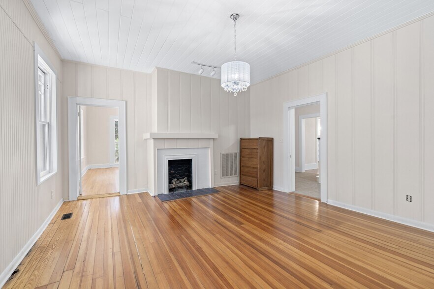 More Photos Of 219 Old Mill Rd, Winchester Office For Sale