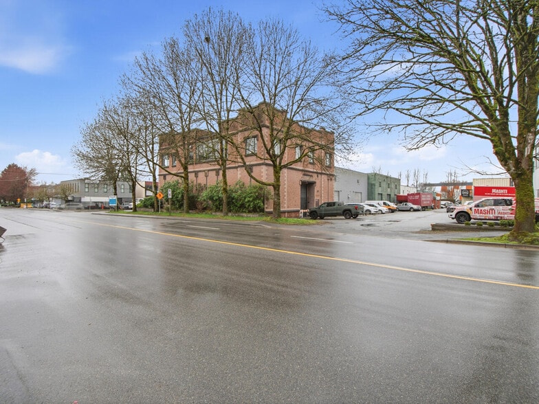 More Photos Of 1496 Rupert St, North Vancouver District Warehouse For Lease