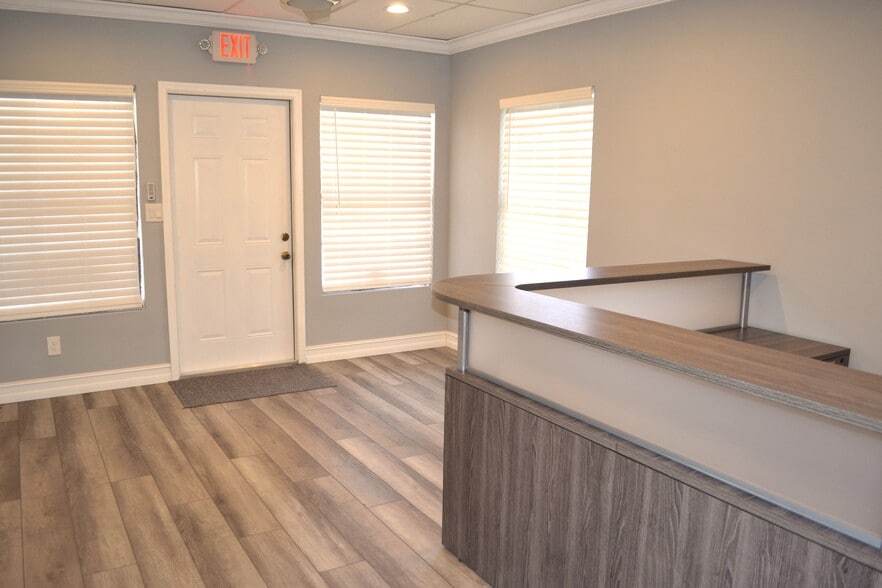 More Photos Of 217 W Seminole Ave, Melbourne Office For Lease