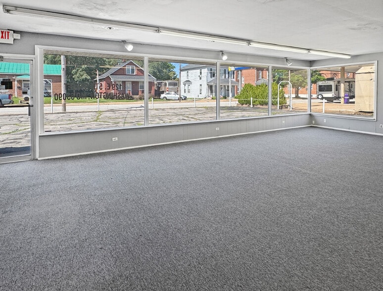 More Photos Of 129 E 5th St, Washington Showroom For Sale