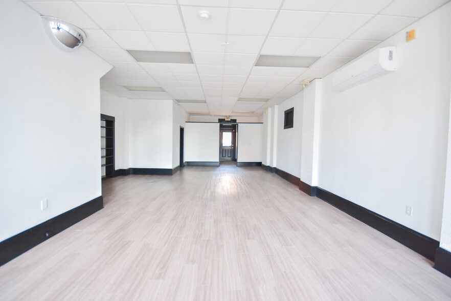 More Photos Of 115-119 E Martin St, Martinsburg Storefront Retail Office For Sale
