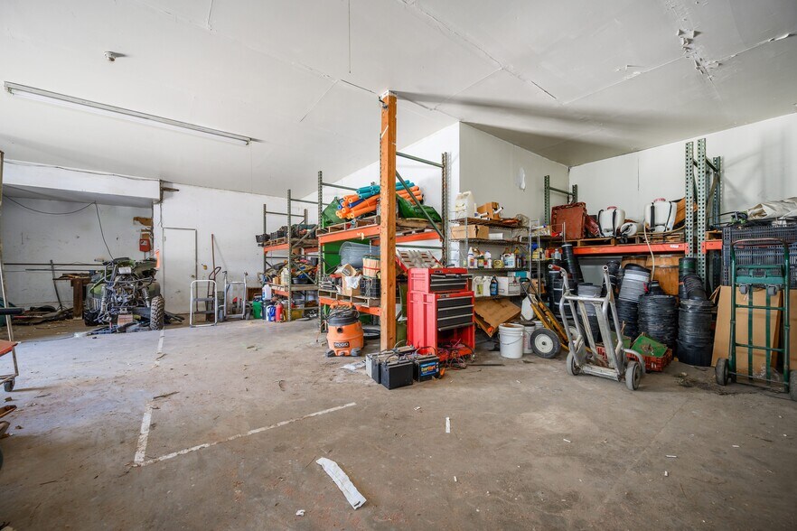More Photos Of 101 E Main St, Lake Zurich Garden Center For Sale