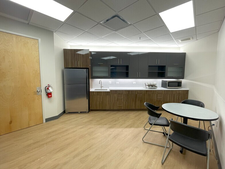 More Photos Of 400 Fellowship Rd, Mount Laurel Office For Lease