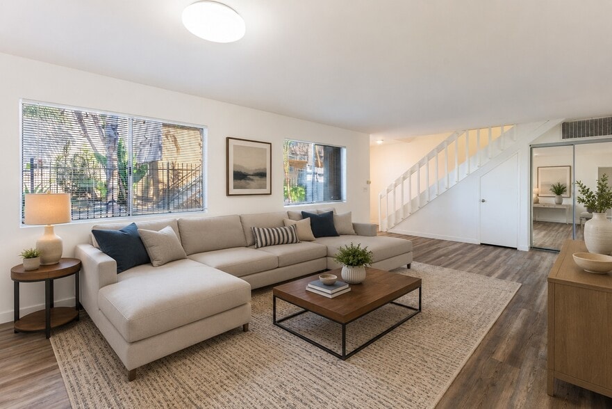 More Photos Of 11425 Tiara St, North Hollywood Multifamily For Sale