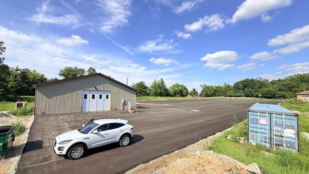 More Photos Of 130 S Mitthoeffer Rd, Indianapolis Warehouse For Sale