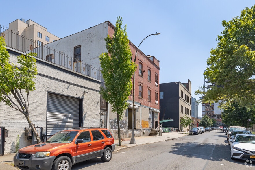 More Photos Of 2572 Park Ave, Bronx Industrial For Sale