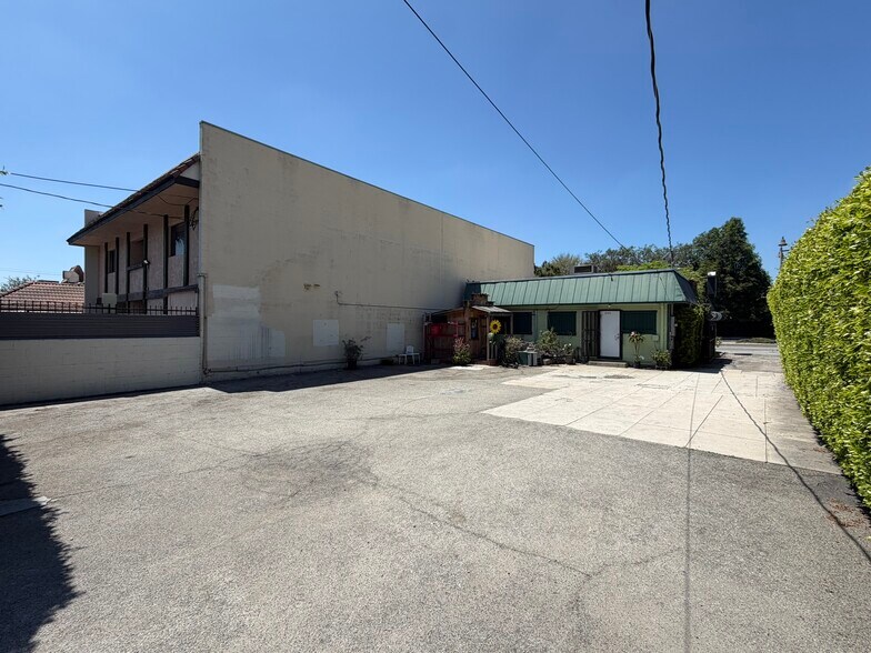 More Photos Of 480 S Rosemead Blvd, Pasadena Office For Sale