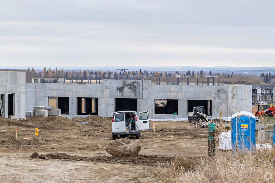 More Photos Of 475 Hawks Ridge Blvd NW, Edmonton Unknown For Lease