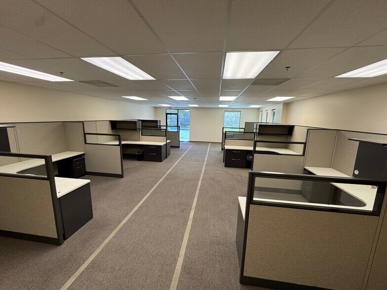 More Photos Of 720 N Brooker Creek Blvd, Oldsmar Flex For Sale